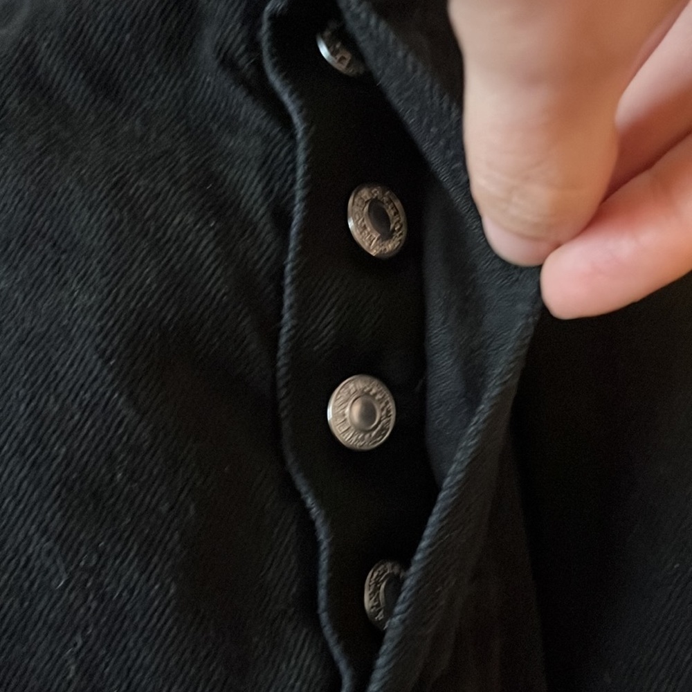 Levi’s 501 High Rise Shorts in Darkest Hour - Picture 8 of 8